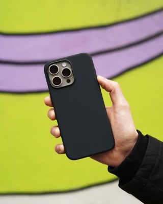 Ak obal na iPhone, tak jedine z Innocentu 😎 Kúpiš ho na odkaze ➡ https://www.innocentstore.sk/